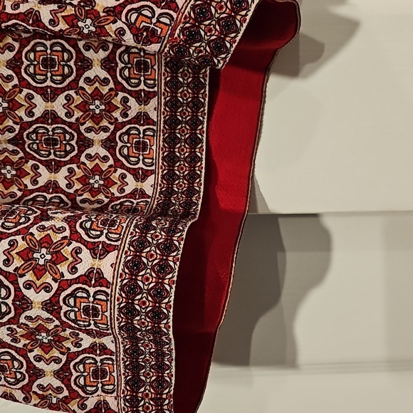 Max Studio Red High Paperbag Tie Waist Shorts W/Geometric Design Sz M NWT - Picture 4 of 6